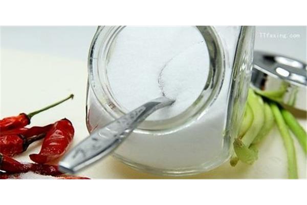 牛奶加盐可以去黑头吗